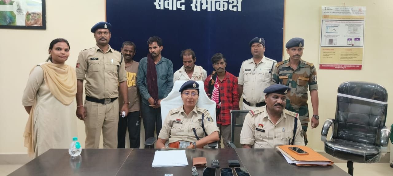 ऑपरेशन बाज में मुंगेली पुलिस की बड़ी कार्रवाई 45 किलो गांजा के साथ चार अंतर्राज्यीय तस्कर गिरफ्तार, 11 लाख की संपत्ति जब्त