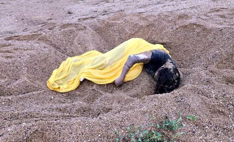 साजबहार नदी किनारे मिली महिला और दो बच्चों की लाशें, नशे में हत्या कबूलने वाले प्रमोद की तलाश में पुलिस
