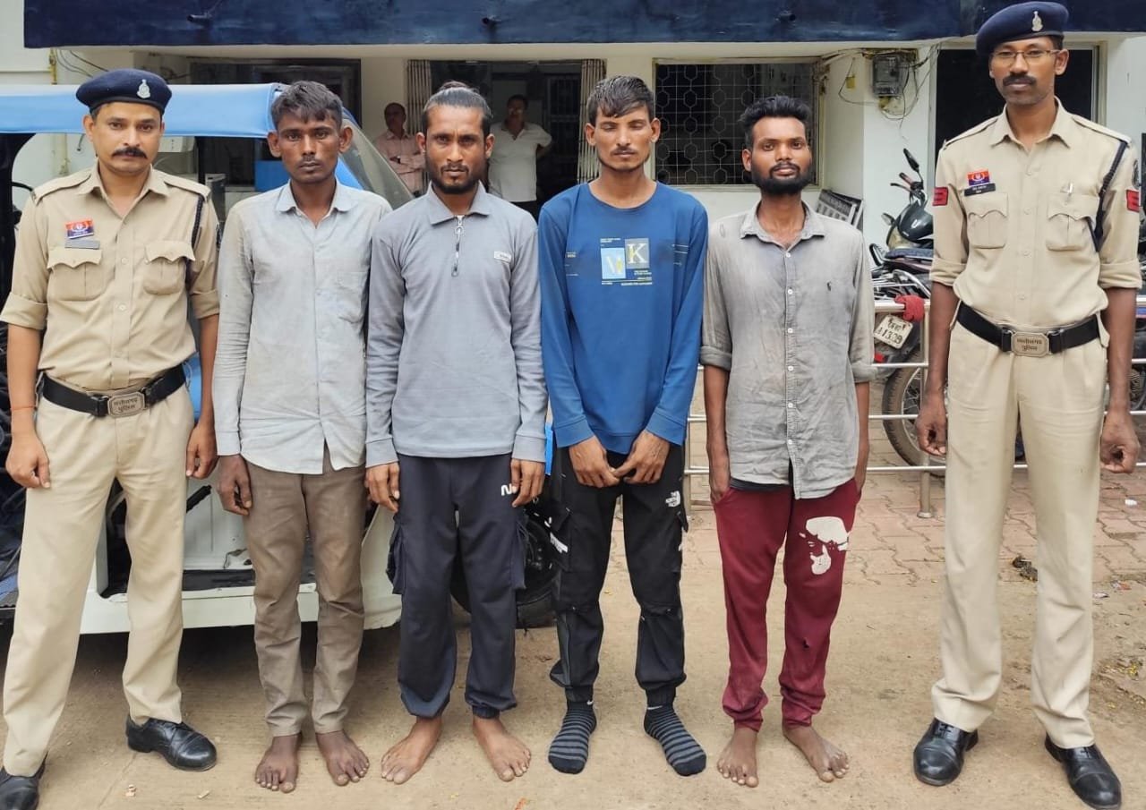 कापर केबल वायर चोरी करने के चार आरोपी जेल दाखिल