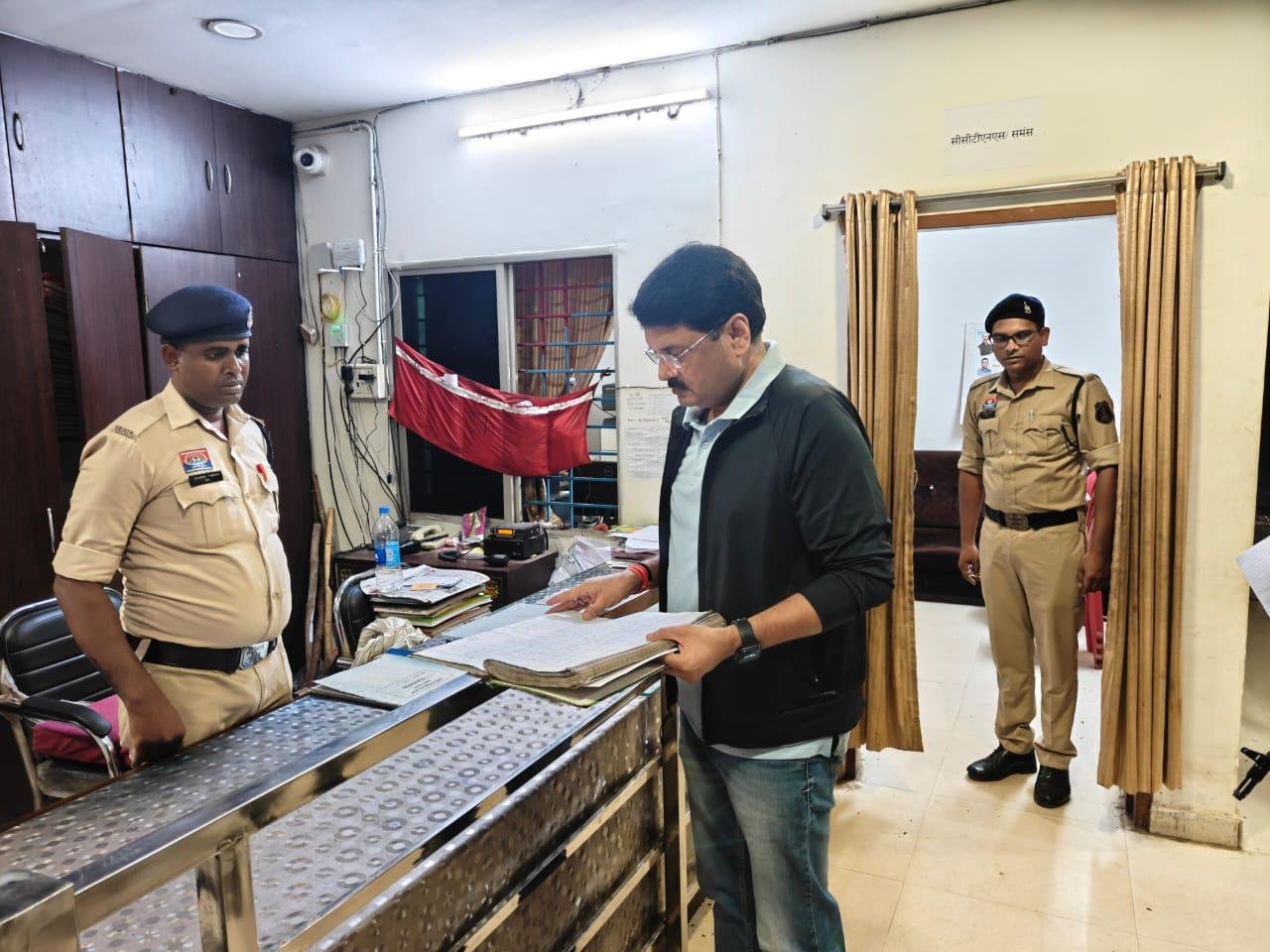 वरिष्ठ पुलिस अधीक्षक रजनेश सिंह ने किया औचक निरीक्षण, रात्रि गस्त पर दिए सख्त निर्देश