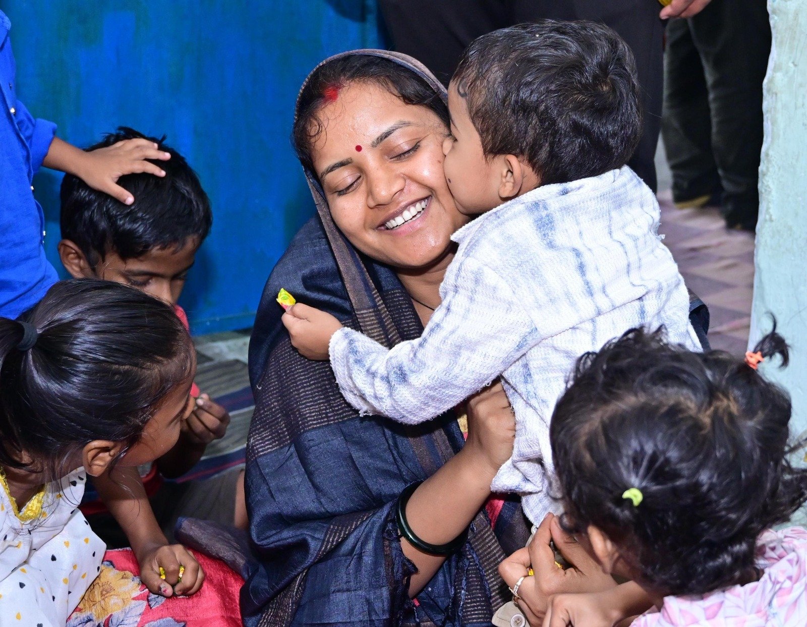 मंत्री श्रीमती लक्ष्मी राजवाड़े ने किया आंगनबाड़ी और प्राथमिक शाला का औचक निरीक्षण