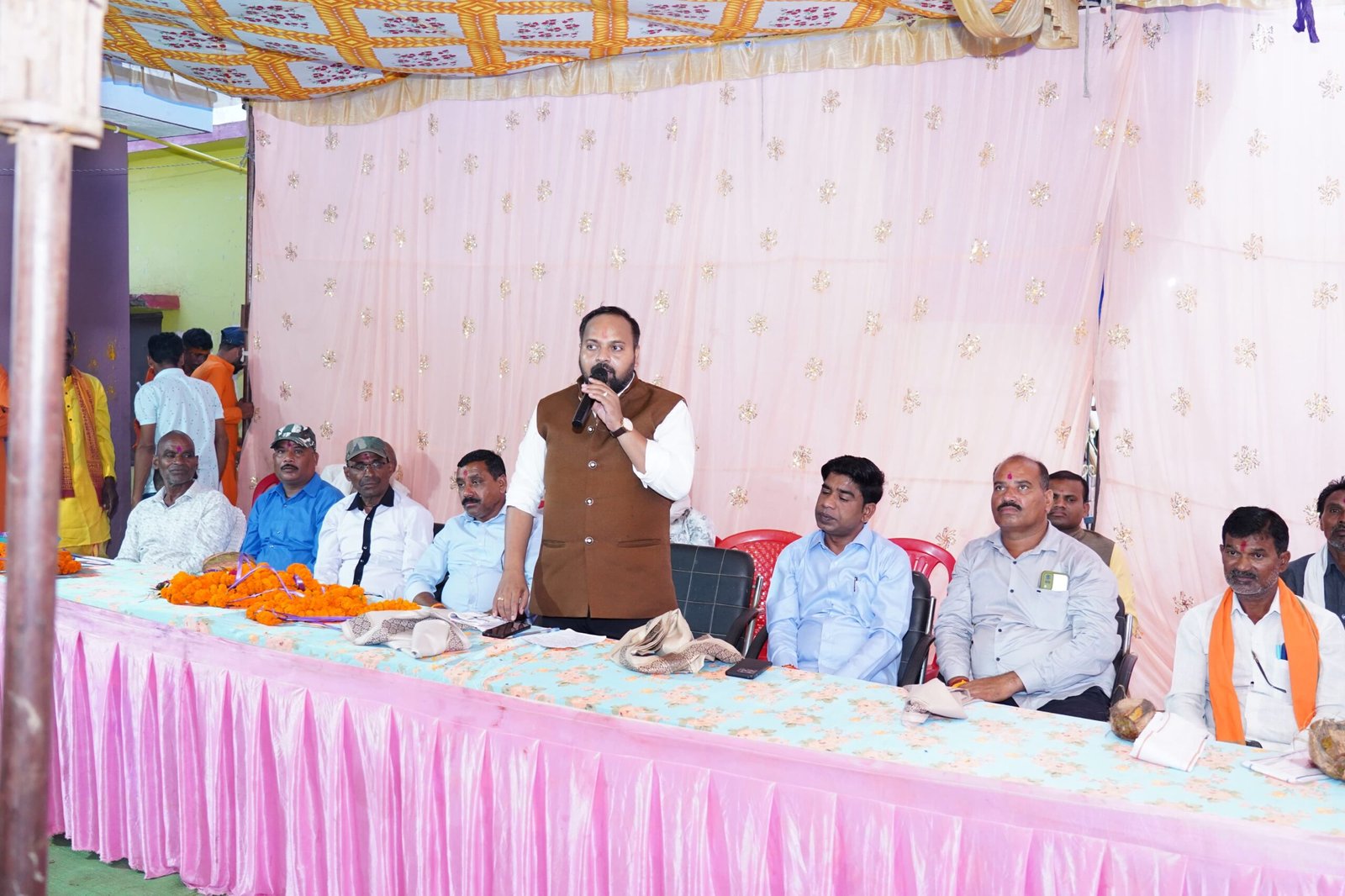 विधायक दीपेश साहू भक्त माता कर्मा मंदिर प्राण प्रतिष्ठा समारोह में हुए शामिल सनातन परंपरा को सशक्त करता यह भव्य मंदिर – विधायक दीपेश साहू