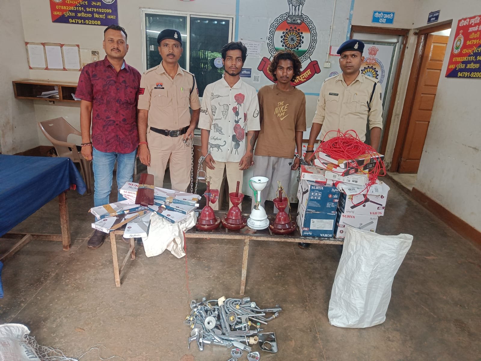 गैंग बनाकर की चोरी, 24 घंटे में गिरफ्तार स्मृति नगर से 80 हजार की चोरी का पुलिस ने किया खुलासा, ‘त्रिनयन ऐप’ बना बड़ा हथियार