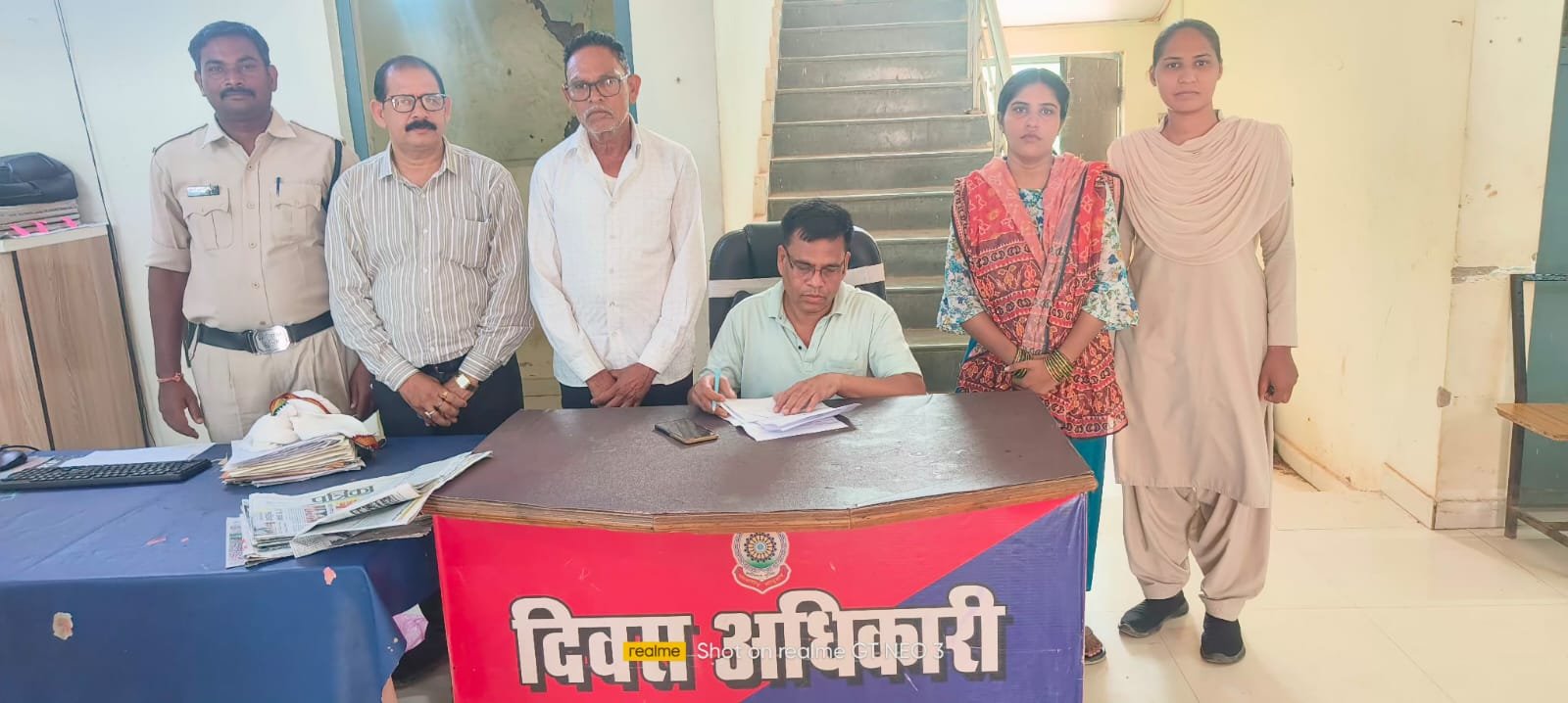 शासकीय नौकरी के नाम पर 43 लाख की ठगी, तखतपुर पुलिस की बड़ी कार्रवाई <br>सरकारी पद दिलाने के नाम पर पैसे ठगने वाले गिरफ्तार, देने वाला भी चढ़ा पुलिस के हत्थे