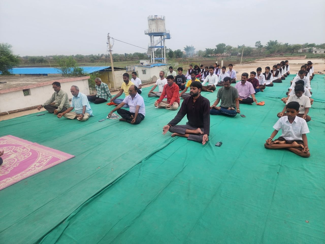“करो योग, रहो निरोग”— भाजपा ग्रामीण मंडल ने चारभाठा में किया योग कार्यक्रम का आयोजन