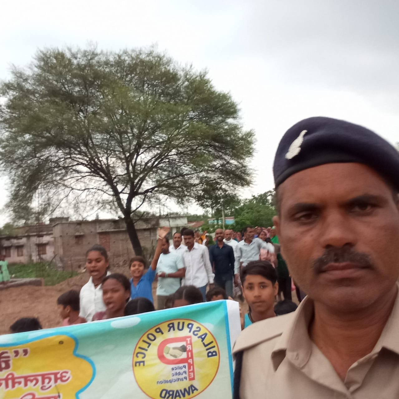 हीरी पुलिस की कार्रवाई: 8 गुमशुदा बच्चों को किया दस्तयाब, नशा व अवैध गतिविधियों पर कसा शिकंजा