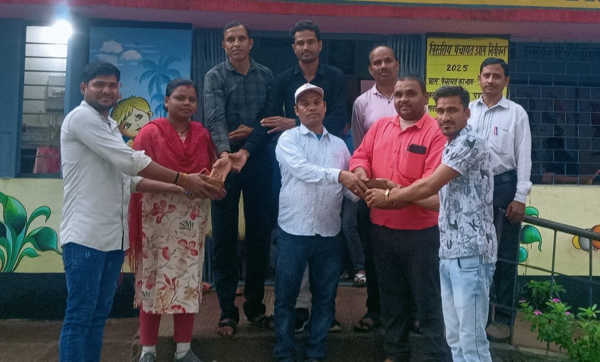 शासकीय प्राथमिक व माध्यमिक शाला बेलखुरी में मनाया गुरु पूर्णिमा उत्सव, किया पौधारोपण