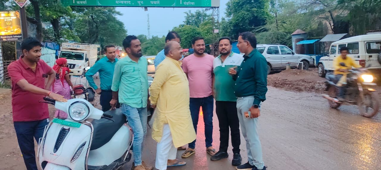 बरेला में जन समस्याओं को लेकर कांग्रेस का धरना प्रदर्शन – पुल निर्माण, सड़क मरम्मत, बिजली कटौती व खाद संकट को लेकर उठी आवाज