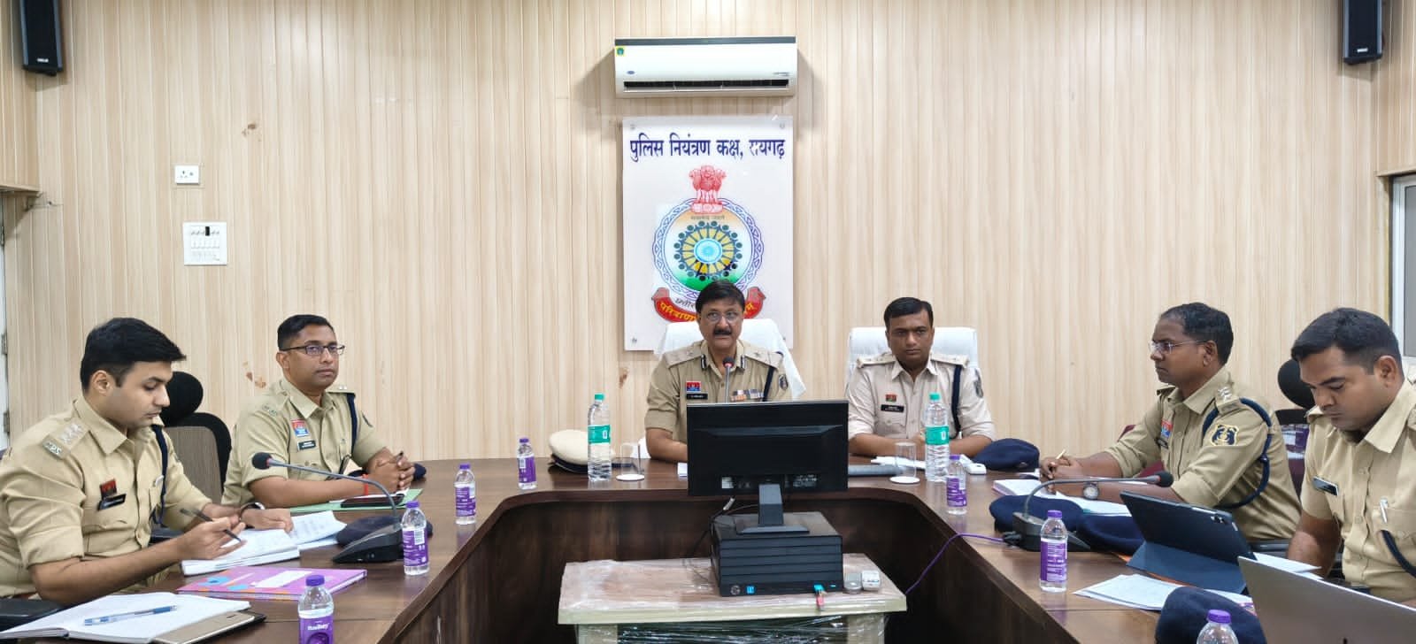 बेसिक पुलिसिंग ही अपराध नियंत्रण और विवेचना की नींव है – आईजी डॉ० संजीव शुक्ला