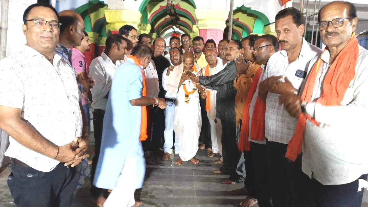 गुरू पूर्णिमा पर भाजपा ने गुरू की पूजा -अर्चना, प्रणाम एवं सम्मान कर गुरू पूर्णिमा पर्व मनाया