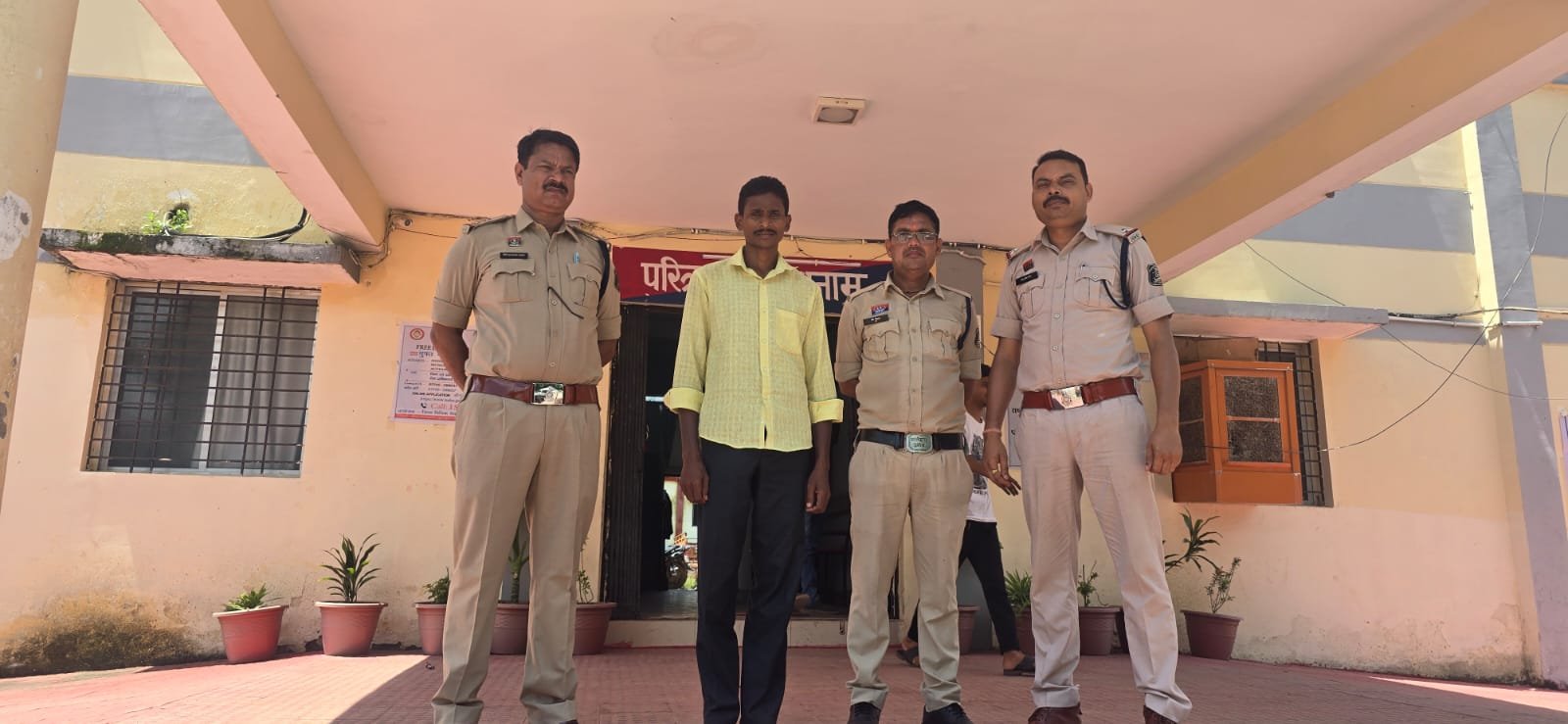 3 साल से फरार साइबर ठग गिरफ्तार — फर्जी बैग सप्लायर बनकर व्यापारी से की थी 1.61 लाख की ठगी