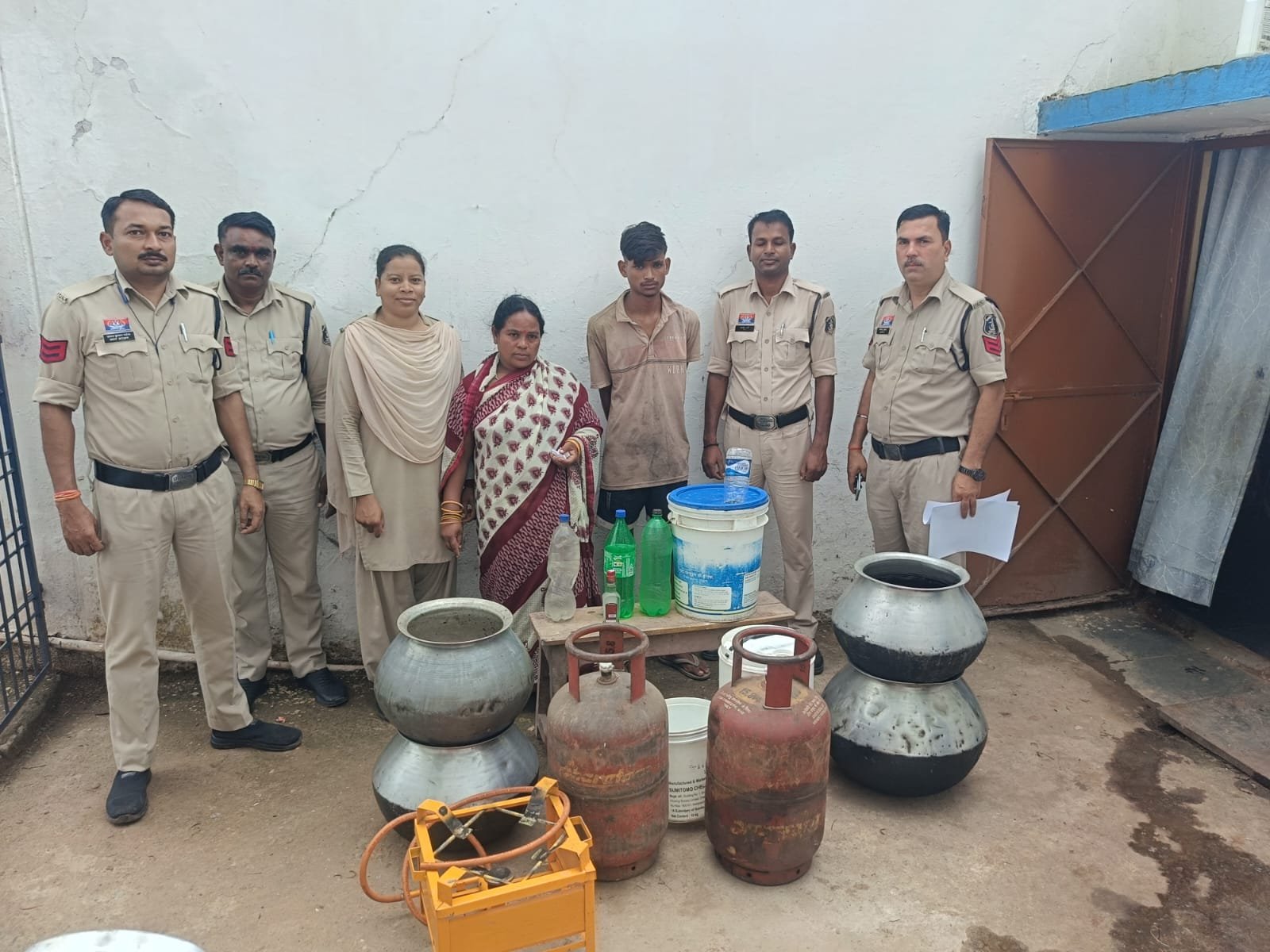 ❝गनियारी में अवैध शराब बिक्री पर कोटा पुलिस की बड़ी कार्रवाई, महिला समेत दो गिरफ्तार❞