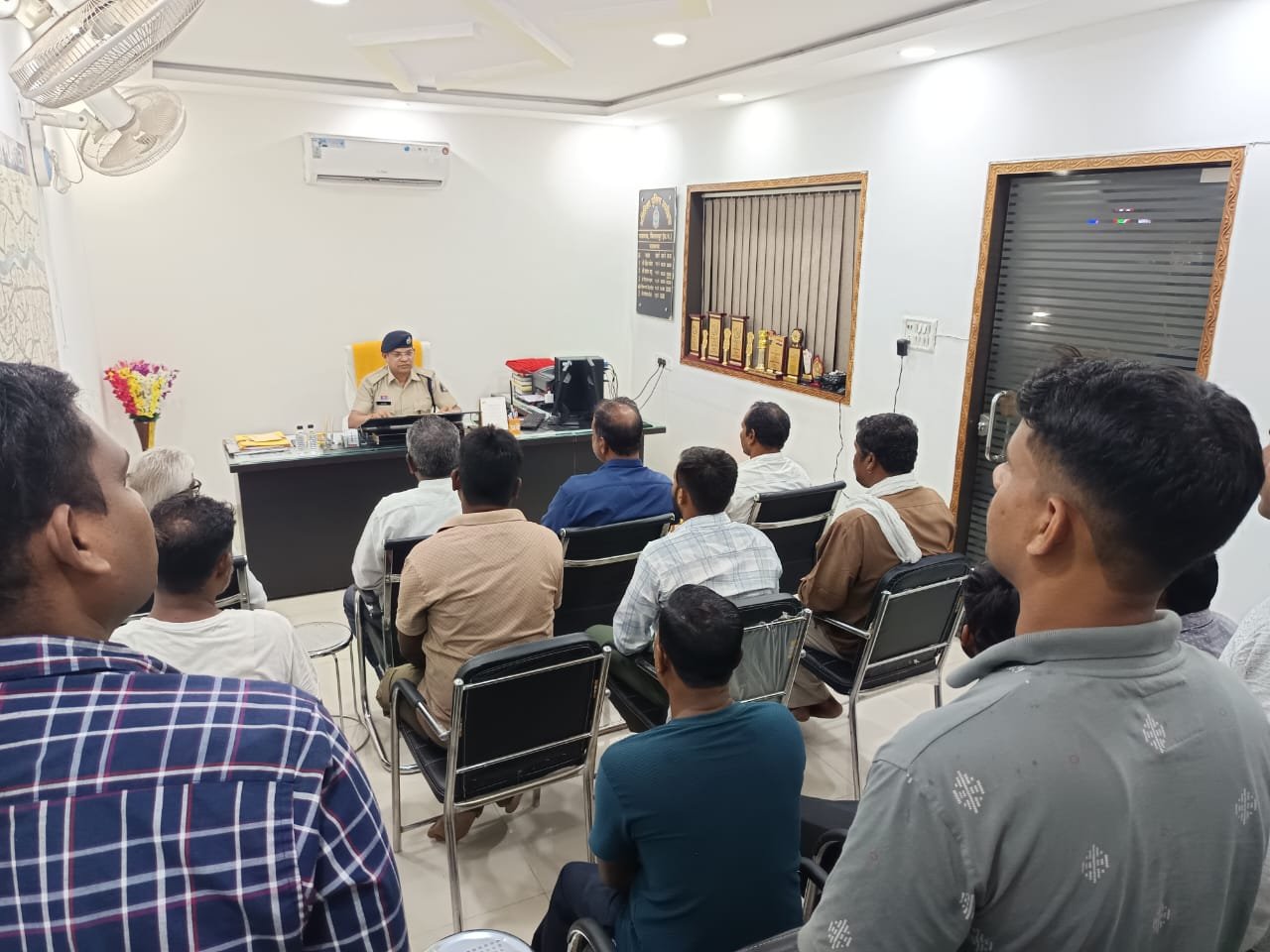 नशे में ऑटो चलाया तो होगी FIR: यातायात पुलिस की ऑटो चालकों के साथ अहम बैठक