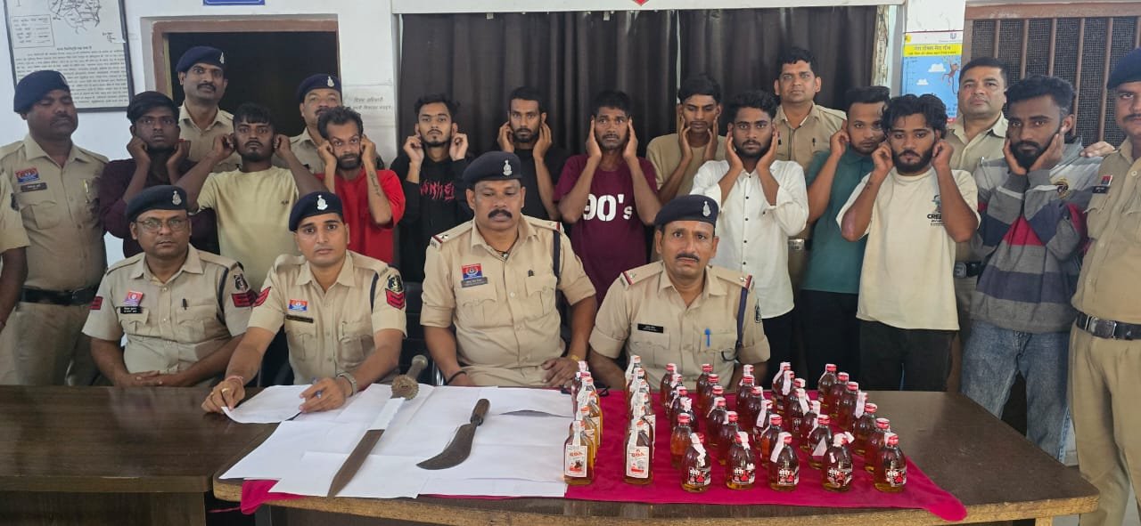 तीन थानों की संयुक्त कार्रवाई — नशा, जुआ और बदमाशों पर बिलासपुर पुलिस का जबरदस्त प्रहार