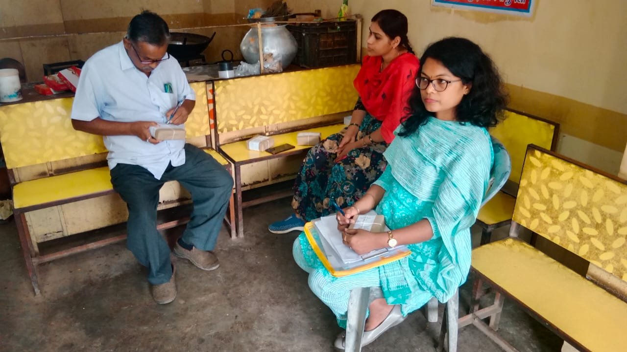 खाद्य सामग्री में मिलावट को रोकने की गई खाद्य दुकानों की जांच
