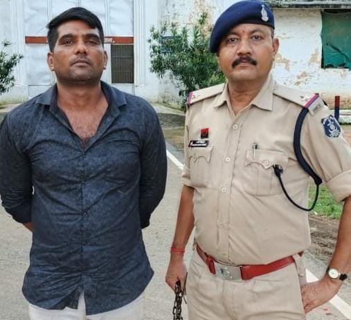 जान से मारने की धमकी देकर अवैध उगाही करने का मुख्य आरोपी जेल दाखिल