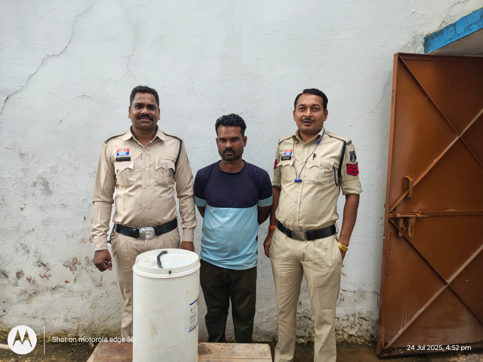 कोटा पुलिस की कार्यवाही: 7 लीटर महुआ शराब के साथ आरोपी गिरफ्तार