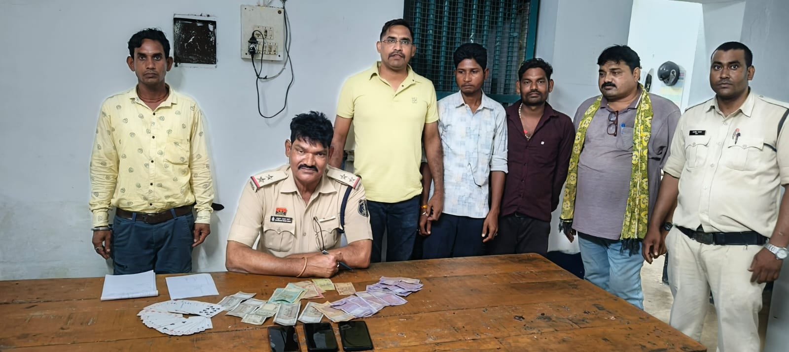 बिल्हा पुलिस की बड़ी कार्यवाही, एफसीआई गोदाम से 4 जुआरी गिरफ्तार