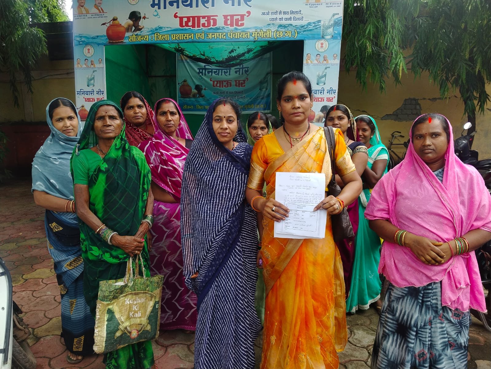 20 साल से सड़क-नाली निर्माण की राह देख रहा फोकट पारा, मुंगेली जनदर्शन में बार-बार गुहार, फिर भी प्रशासन मौन