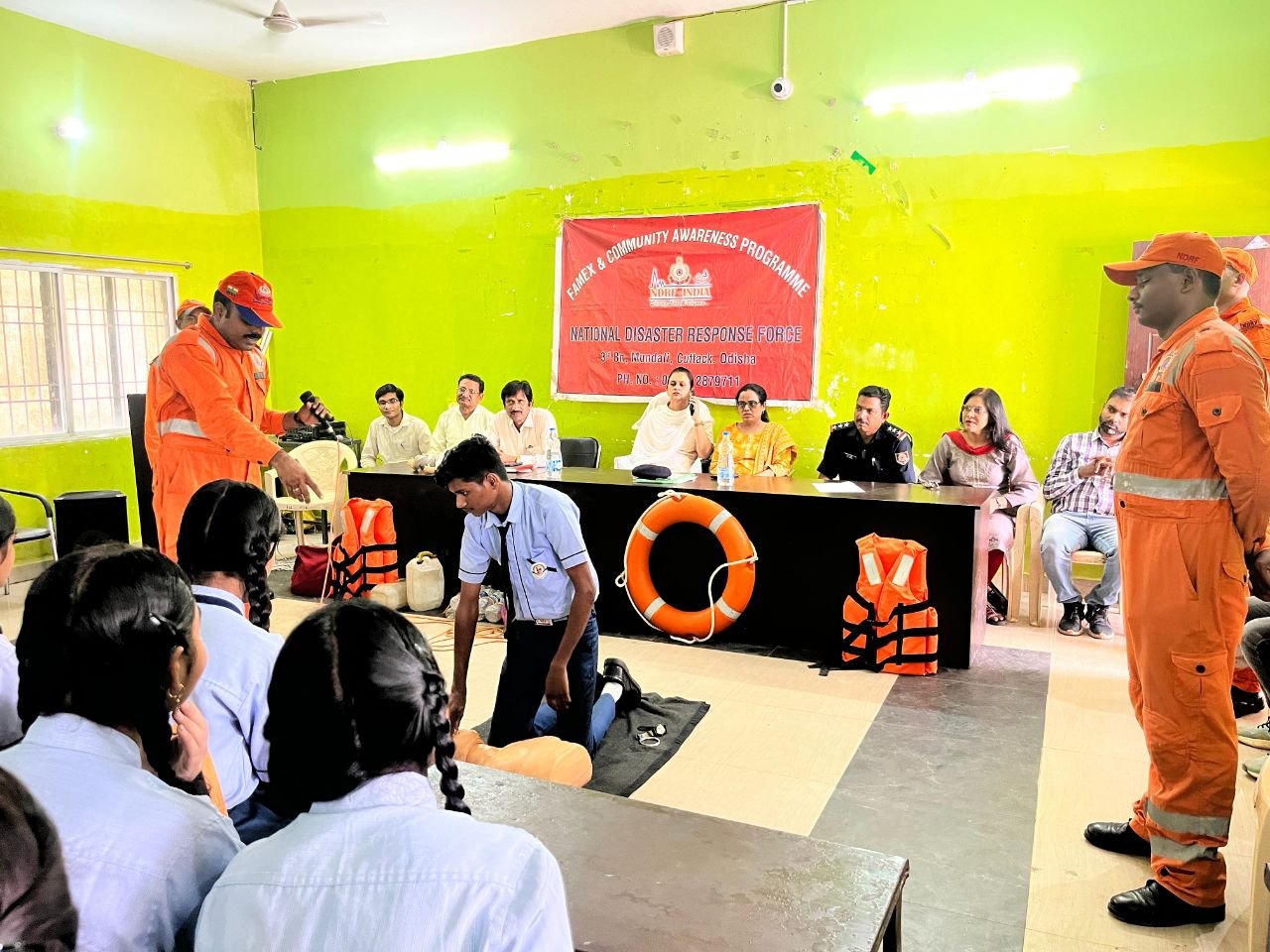 पीएम श्री स्वामी आत्मानंद स्कूल दाऊपारा में फेमेक्स एण्ड कम्युनिटी अवेयरनेस प्रोग्राम आयोजित।