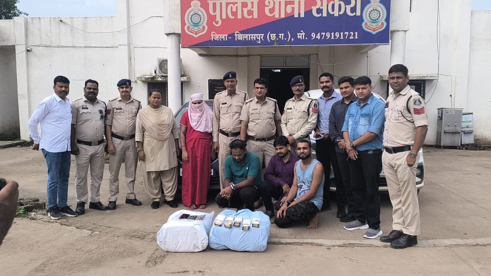 “ऑपरेशन प्रहार” में बड़ी कामयाबी: उड़ीसा से लाई जा रही 30 किलो गांजा के साथ 4 तस्कर गिरफ्तार, ₹20 लाख से अधिक की संपत्ति जब्त