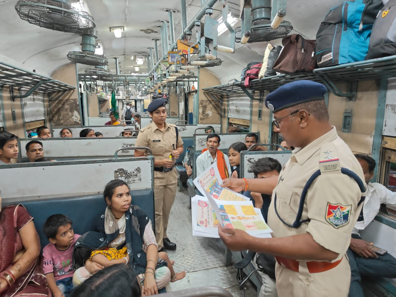 अलार्म चैन का दुरुपयोग – मंडल में 1000 से अधिक मामले दर्ज, रेल प्रशासन ने अपनाया सख्त रुख।