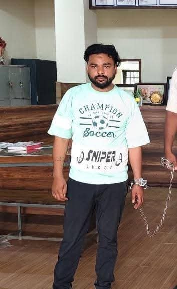 ब्रेकिंग / रायपुर पुलिस चारपहिया वाहन लूट की घटना को अंजाम देने वाला आरोपी ललित यादव उर्फ लल्ला गिरफ्तार